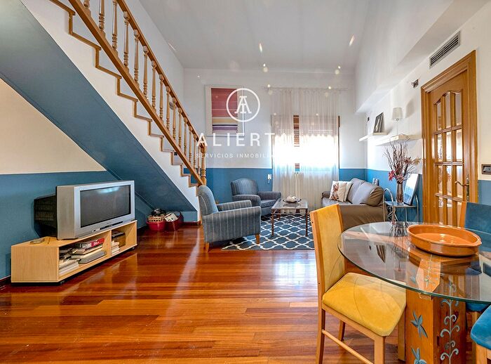 Casas en venta y pisos alquiler - 1
