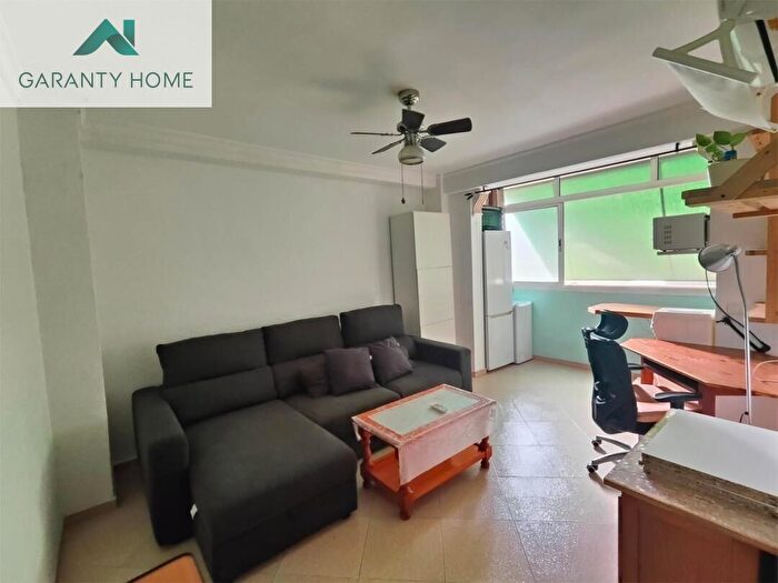 Casas en venta y pisos alquiler - 1