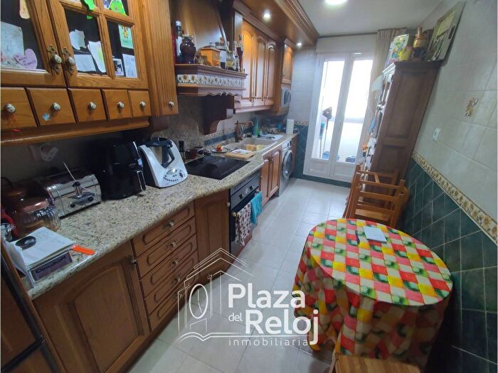 Casas en venta y pisos alquiler - 3