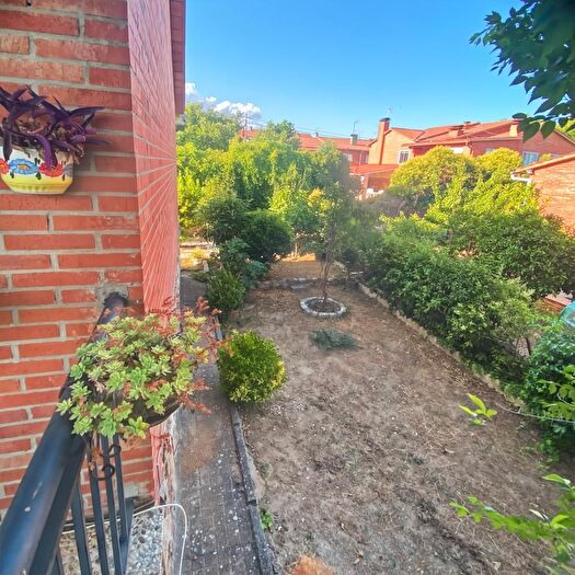 Casas en venta y pisos alquiler - 1