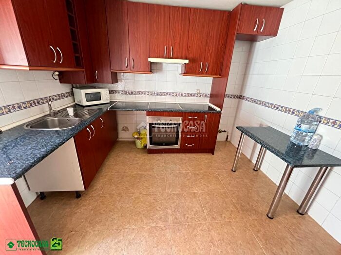 Casas en venta y pisos alquiler - 3
