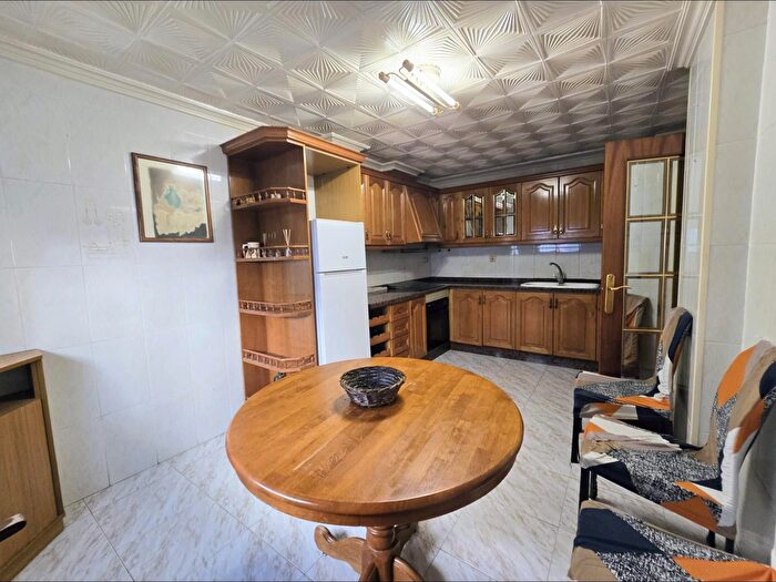 Casas en venta y pisos alquiler - 1