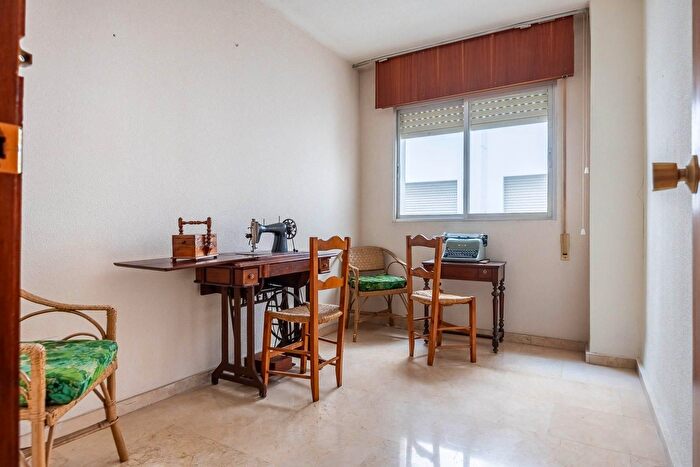 Casas en venta y pisos alquiler - 2