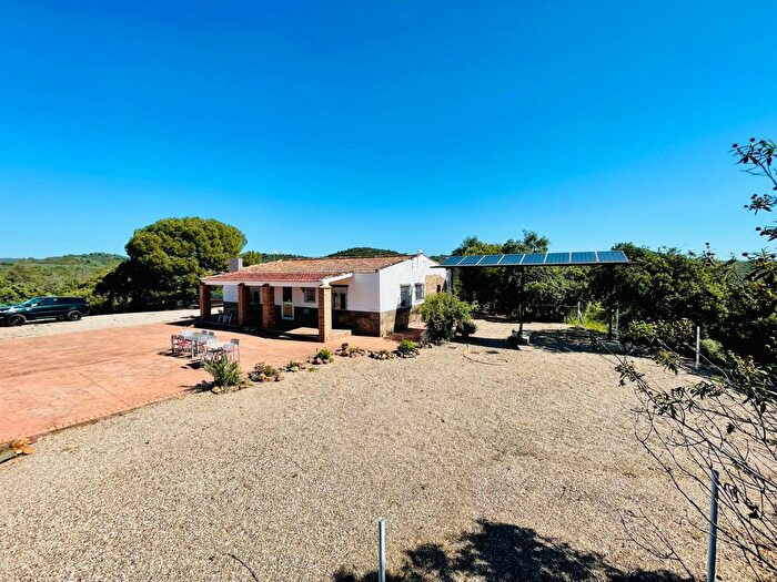 Casa en venta en Adamuz, Córdoba de 4 habitaciones