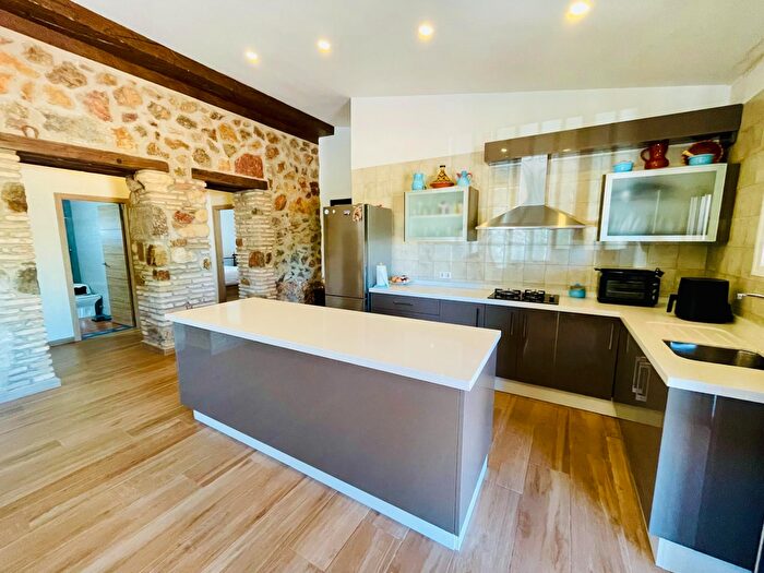 Casas en venta y pisos alquiler - 3