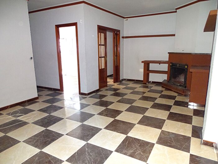Casas en venta y pisos alquiler - 3