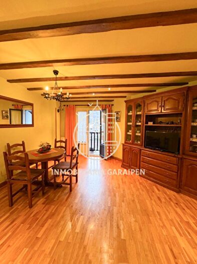 Casas en venta y pisos alquiler - 2