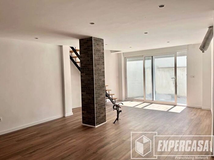 Casas en venta y pisos alquiler - 1