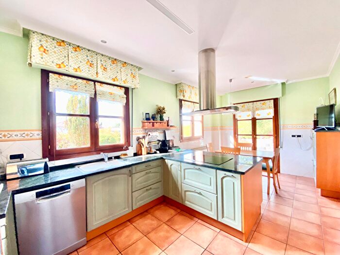 Casas en venta y pisos alquiler - 3
