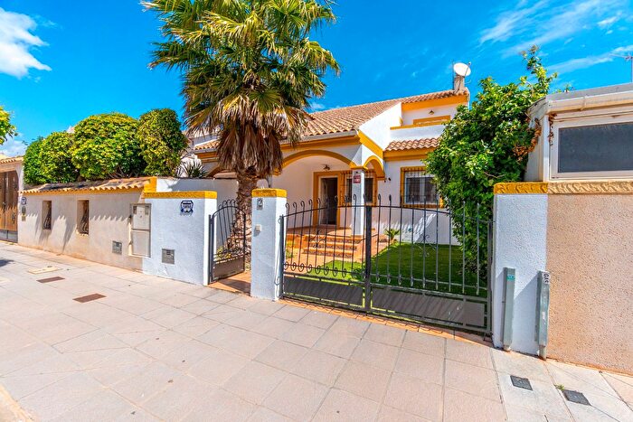Piso en venta en Torre de la Horadada, Pilar de la Horadada de 3 habitaciones