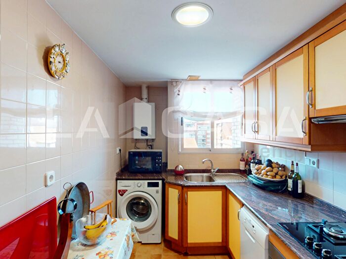 Casas en venta y pisos alquiler - 3
