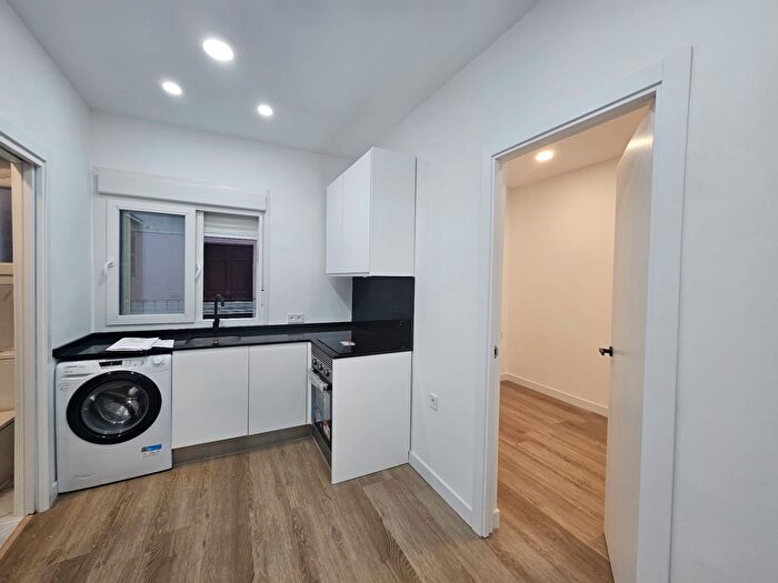 Casas en venta y pisos alquiler - 2