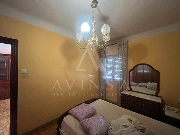 Casas en venta y pisos alquiler - 3