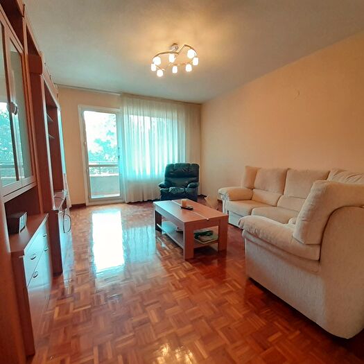 Casas en venta y pisos alquiler - 1