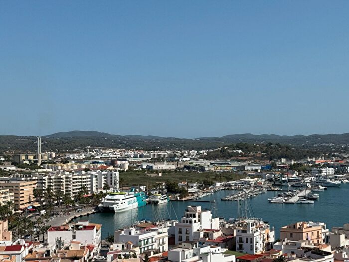 Piso en venta en Dalt de la Vila La Marina, Eivissa de 6 habitaciones