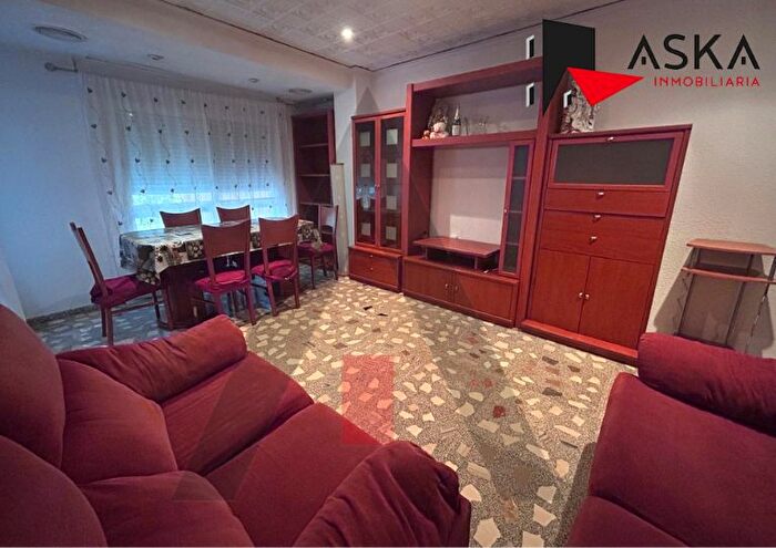 Casas en venta y pisos alquiler - 3