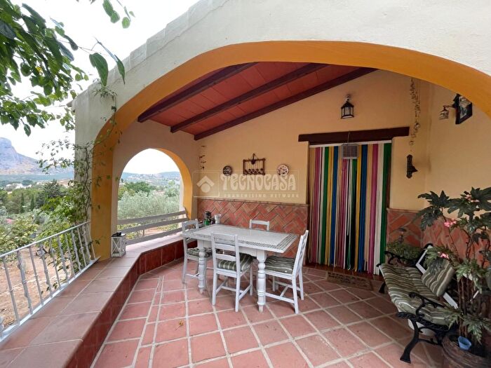 Casas en venta y pisos alquiler - 3