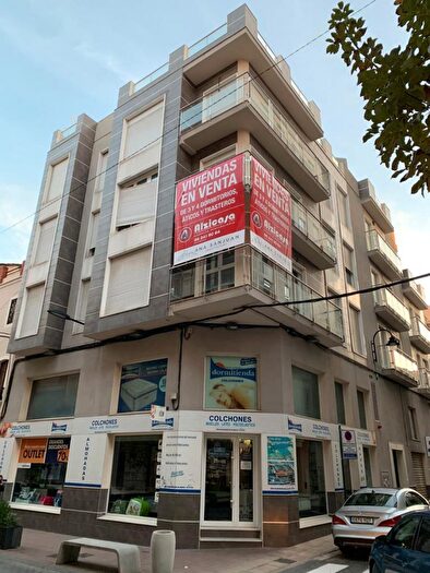Casas en venta y pisos alquiler - 1