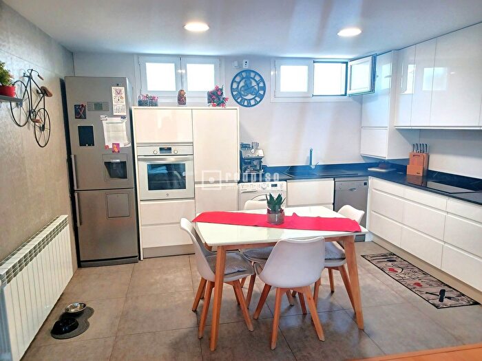 Casas en venta y pisos alquiler - 2