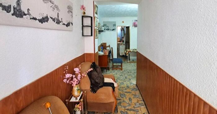 Casas en venta y pisos alquiler - 1