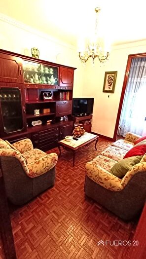 Casas en venta y pisos alquiler - 3