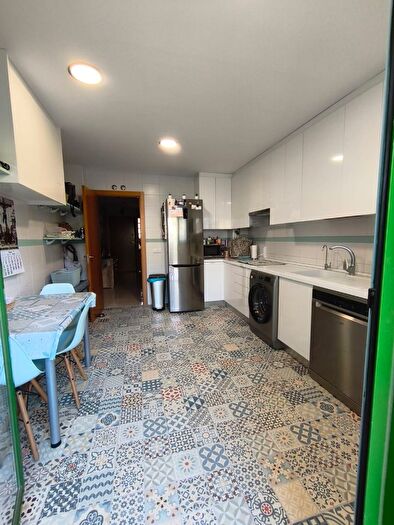 Casas en venta y pisos alquiler - 3
