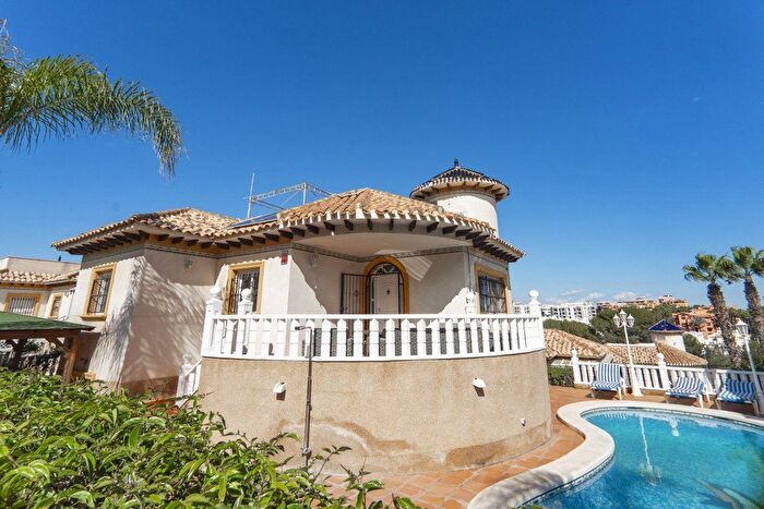 Casa en venta en Orihuela Costa, Villamartín Las Filipinas de 4 habitaciones