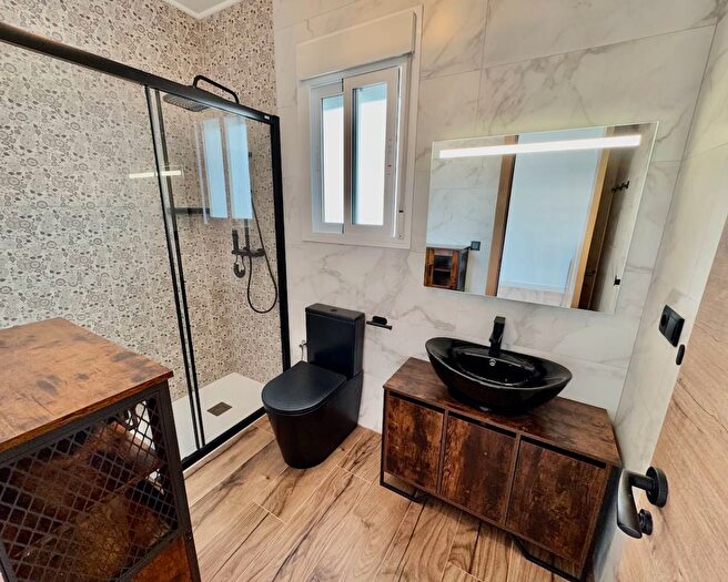 Casas en venta y pisos alquiler - 3