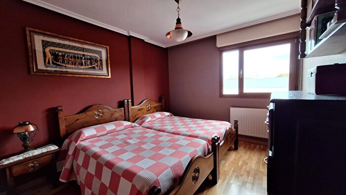 Casas en venta y pisos alquiler - 3