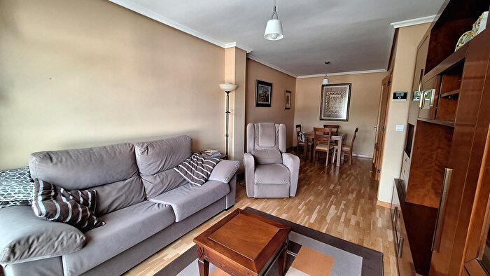 Casas en venta y pisos alquiler - 1
