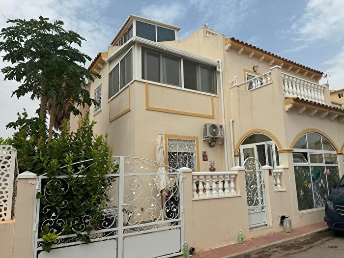 Casa en venta en Orihuela Costa, Playa Flamenca de 4 habitaciones