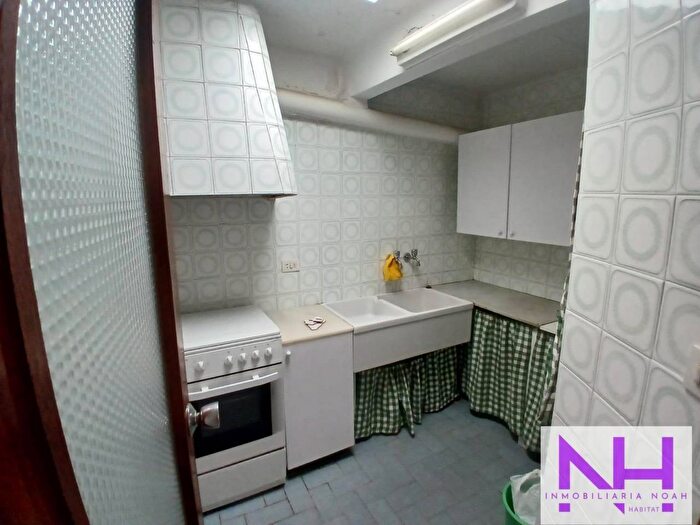 Casas en venta y pisos alquiler - 3
