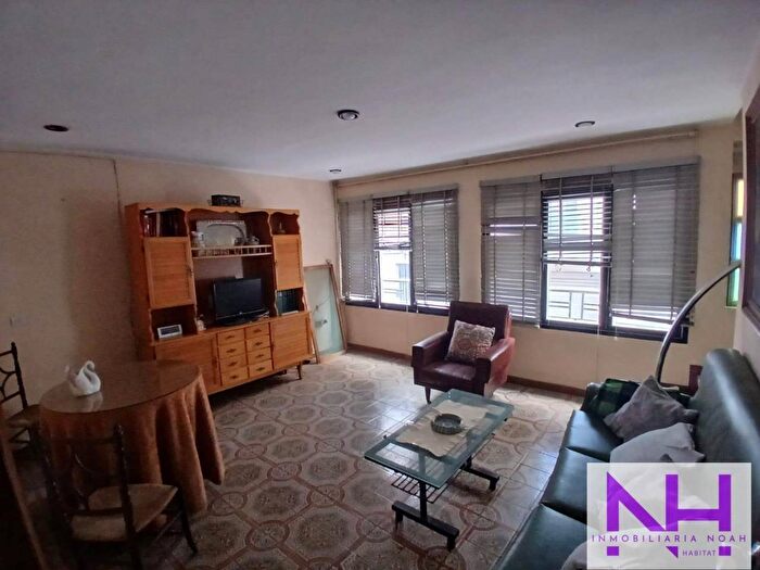 Casas en venta y pisos alquiler - 1