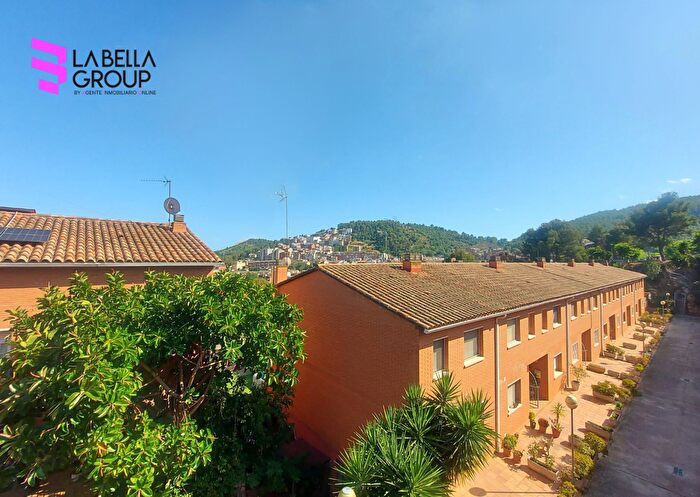 Casa en venta en Sant Climent de Llobregat, Barcelona de 4 habitaciones