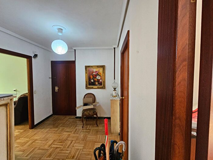 Casas en venta y pisos alquiler - 2