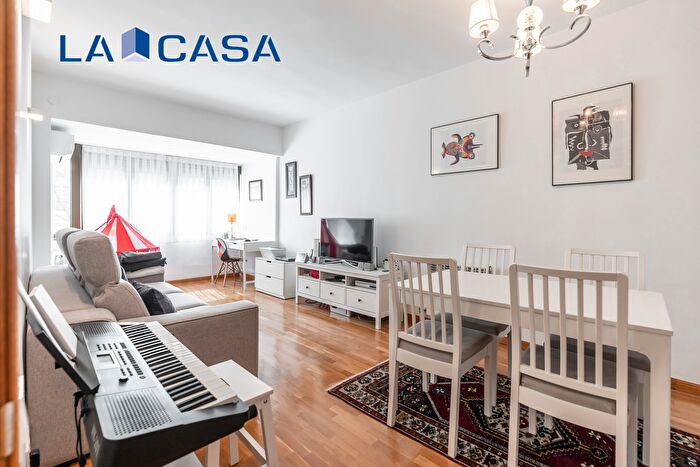 Casas en venta y pisos alquiler - 1