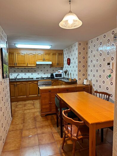 Casas en venta y pisos alquiler - 1