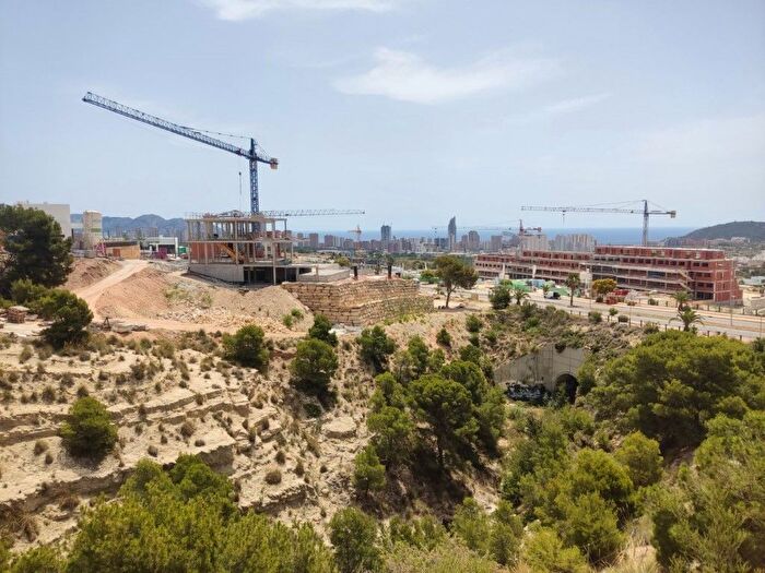 Casas en venta y pisos alquiler - 3