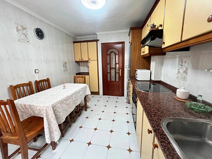 Casas en venta y pisos alquiler - 1