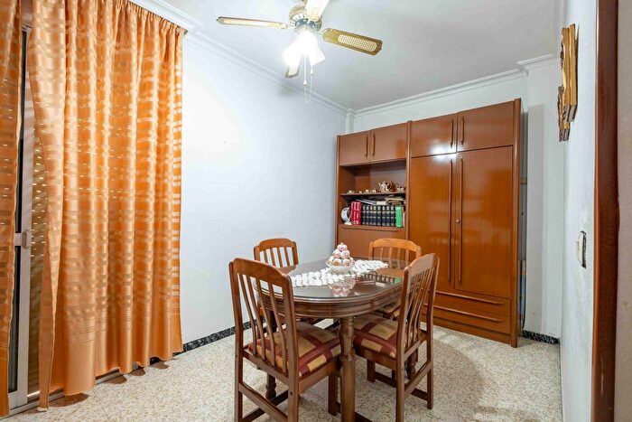 Casas en venta y pisos alquiler - 2