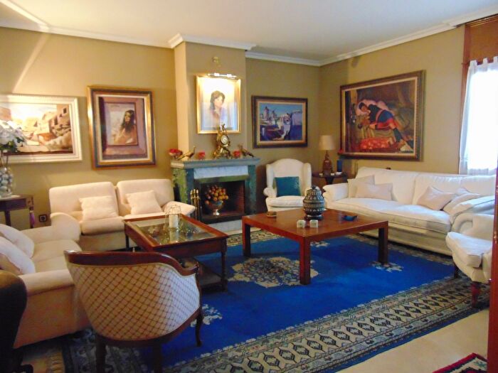 Casas en venta y pisos alquiler - 3