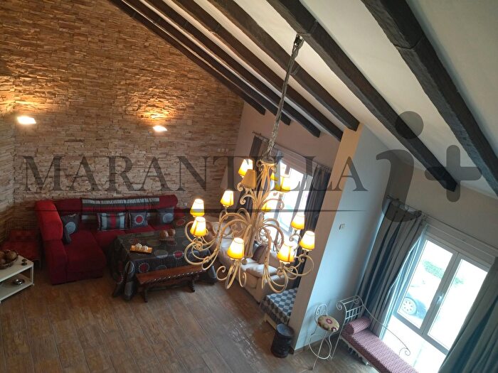 Casas en venta y pisos alquiler - 3
