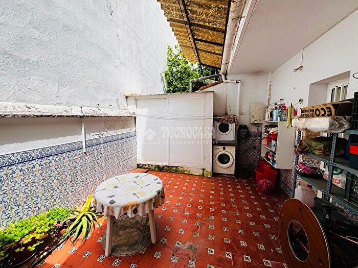 Casas en venta y pisos alquiler - 1