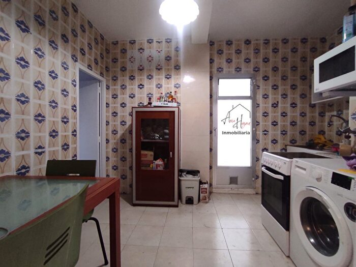 Casas en venta y pisos alquiler - 3