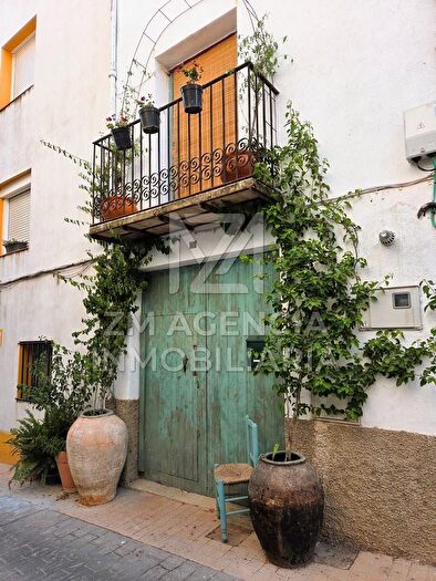 Casas en venta y pisos alquiler - 1