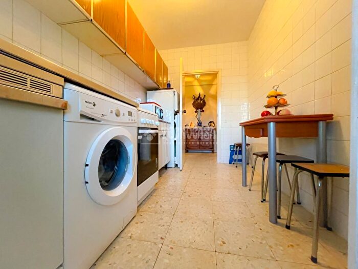 Casas en venta y pisos alquiler - 3