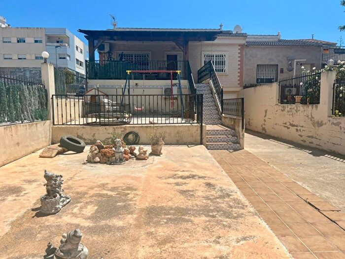 Casas en venta y pisos alquiler - 1