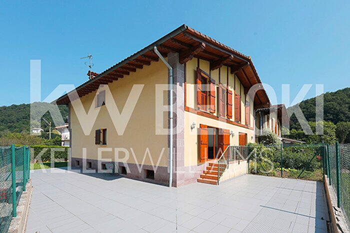 Casa en venta en Etxalar, Navarra de 4 habitaciones