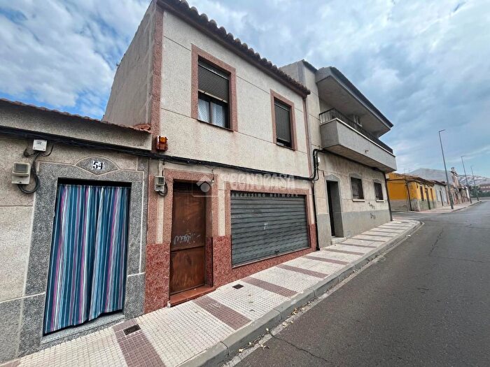 Casas en venta y pisos alquiler - 1