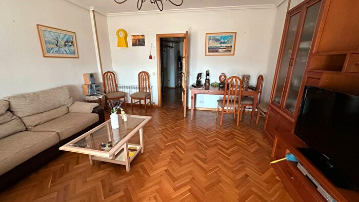 Casas en venta y pisos alquiler - 2